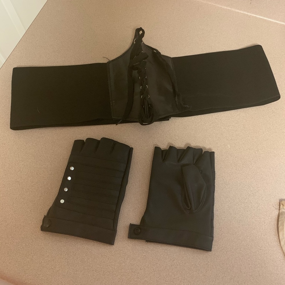 waist cinch and gaunlet